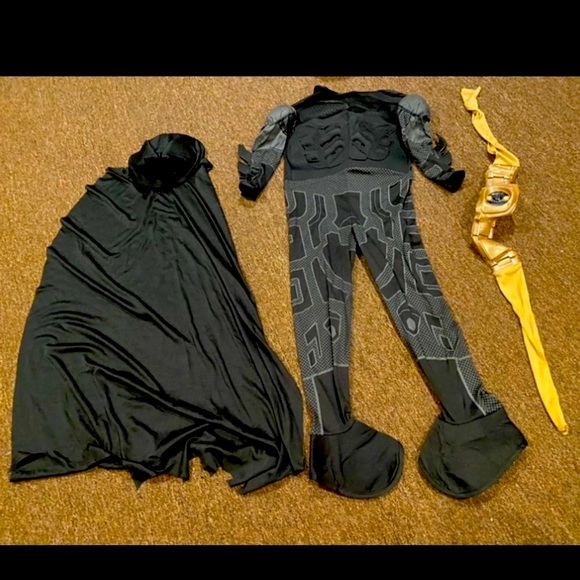EUC Batman The dark knight Halloween Costume black Cape, 1 pc Suit, belt Boys S - Picture 1 of 2